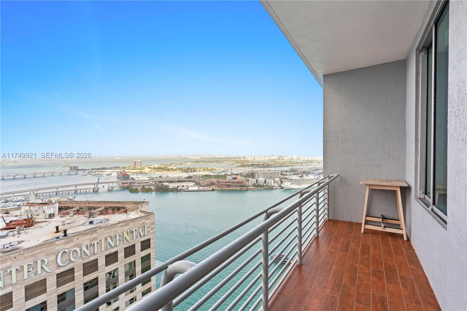 335 S Biscayne Boulevard UPH02 — photo 2