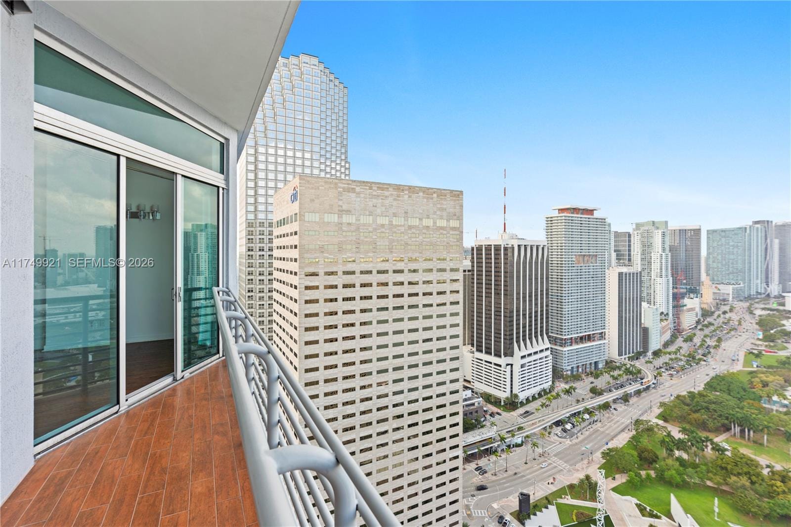 335 S Biscayne Boulevard UPH02 — photo 3