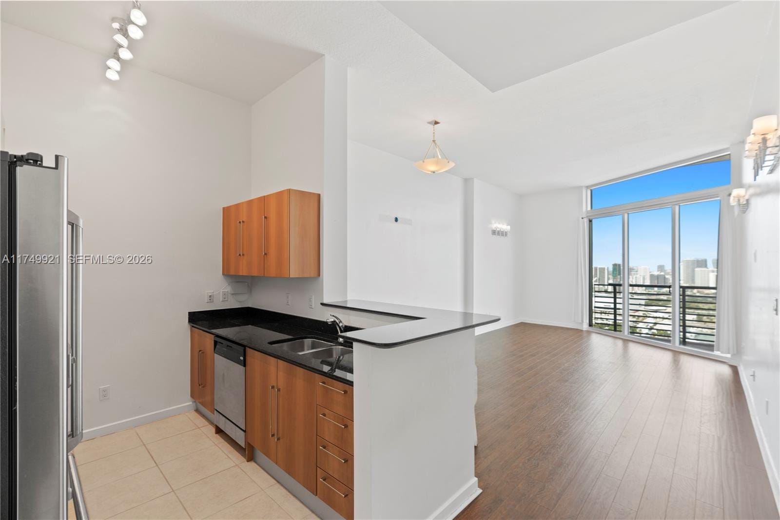 335 S Biscayne Boulevard UPH02 — photo 4