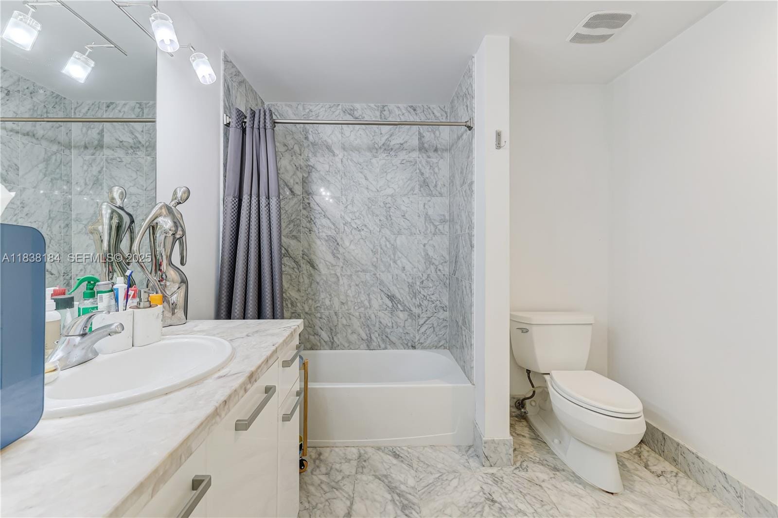 253 NE 2nd Street 213, Miami, FL 33132 photo 16