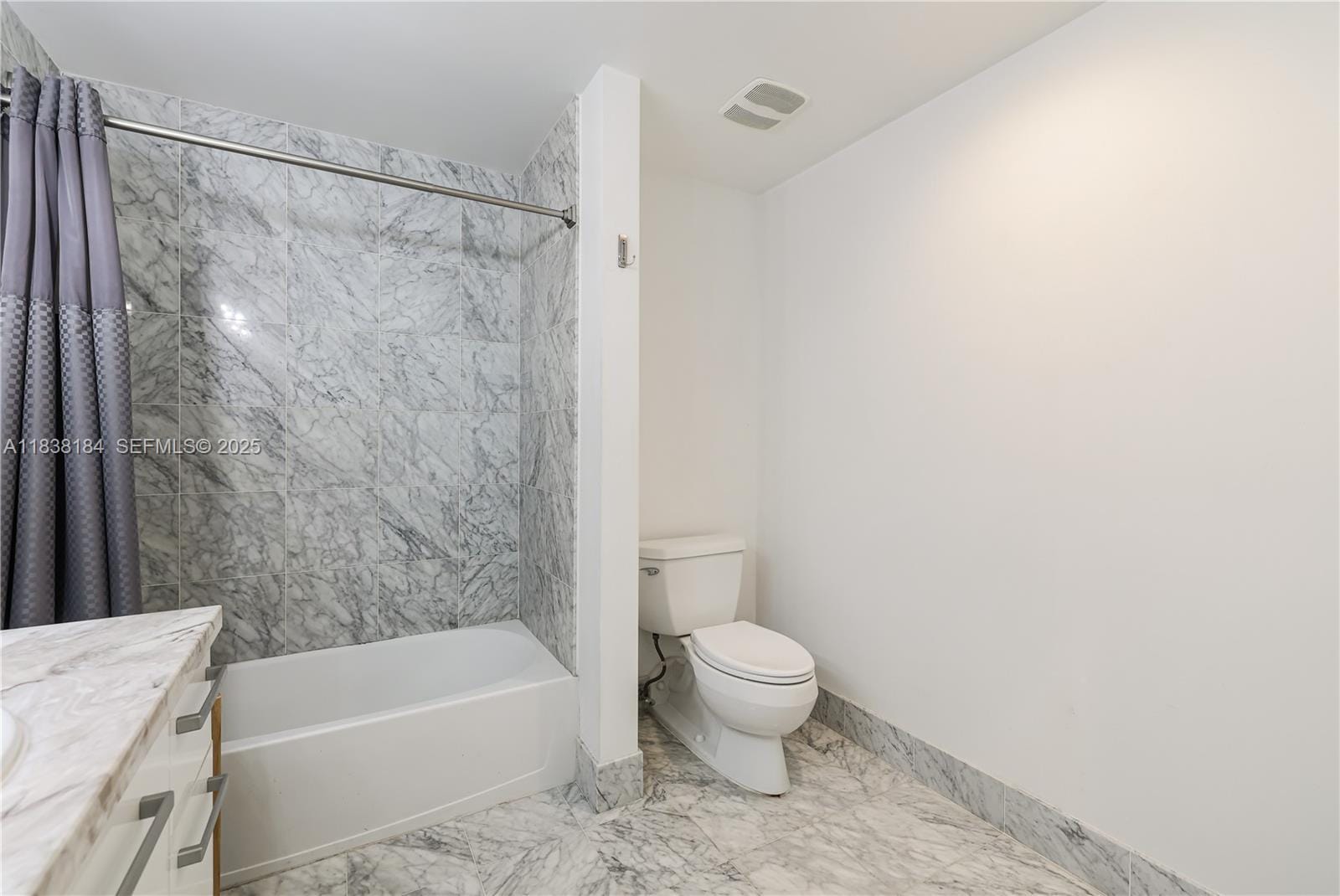 253 NE 2nd Street 213, Miami, FL 33132 photo 17