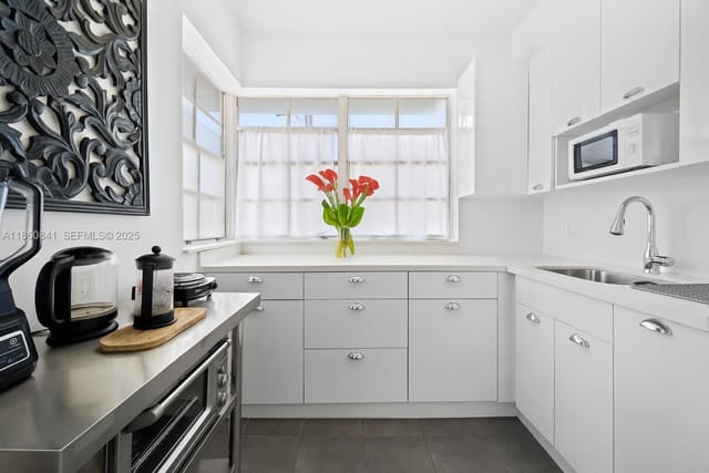1005 Meridian Avenue 7, sold in 1005 Meridian, Miami Beach, FL