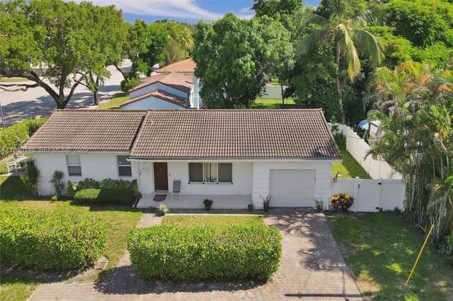 10 NW 100th Street, sold in Navarro Sub, Miami Shores, FL