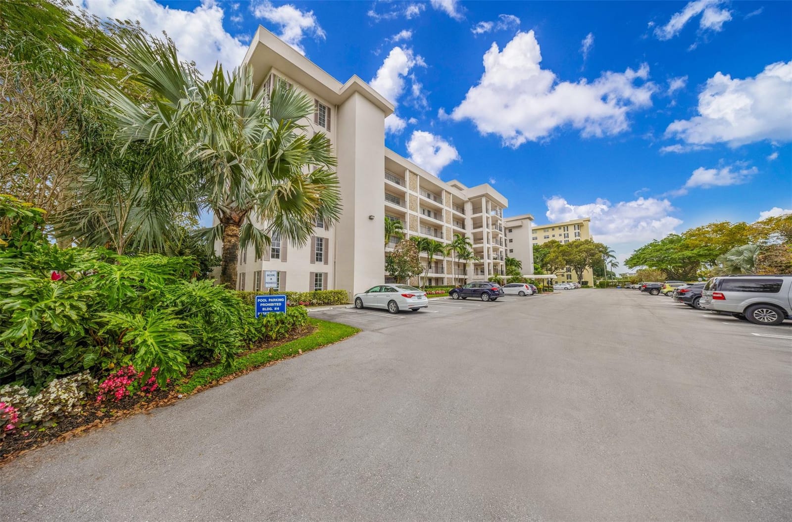 3000 N Palm Aire Drive 302 — photo 8