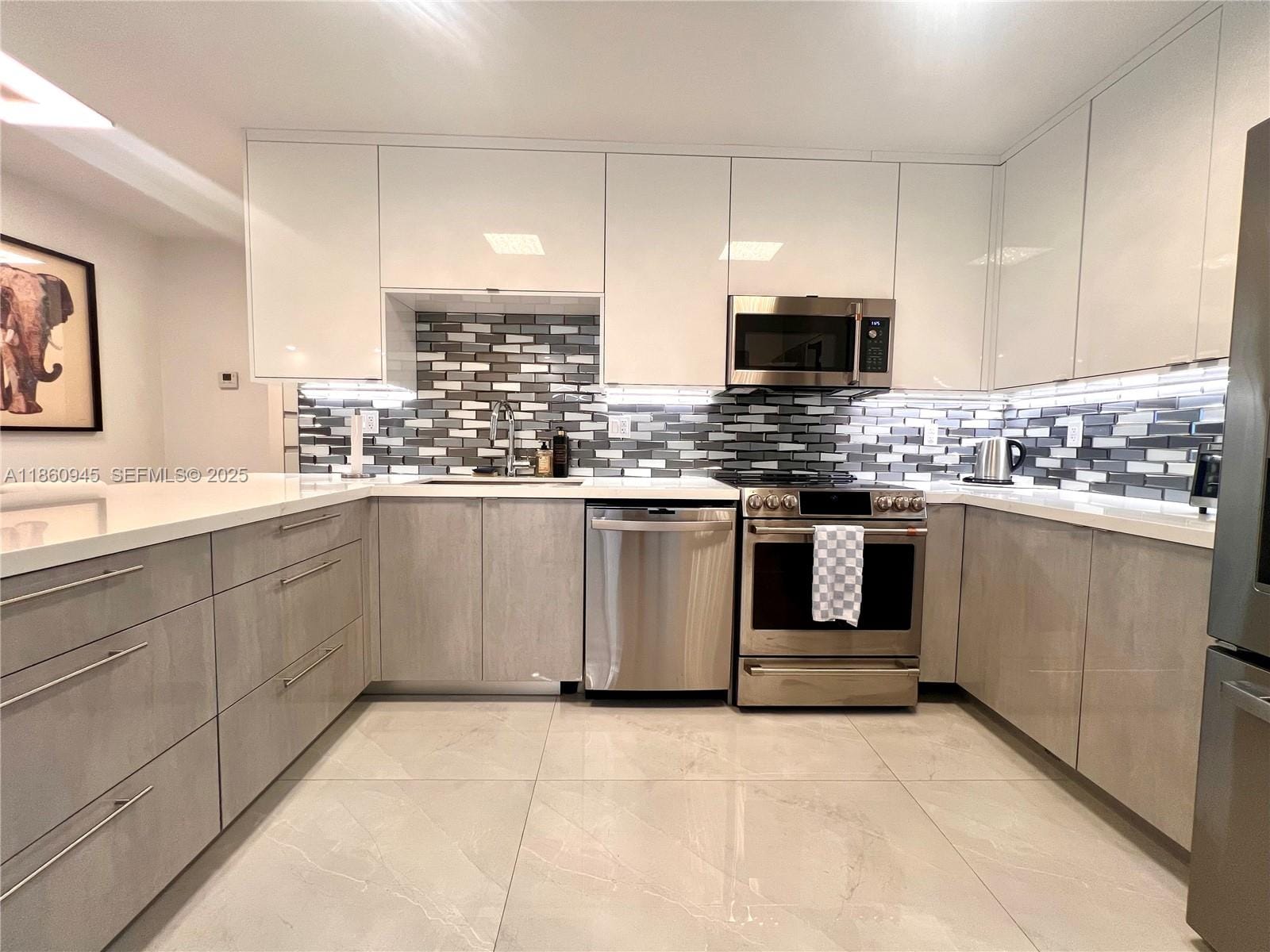 100 Bayview Drive 1524, Sunny Isles Beach, FL 33160