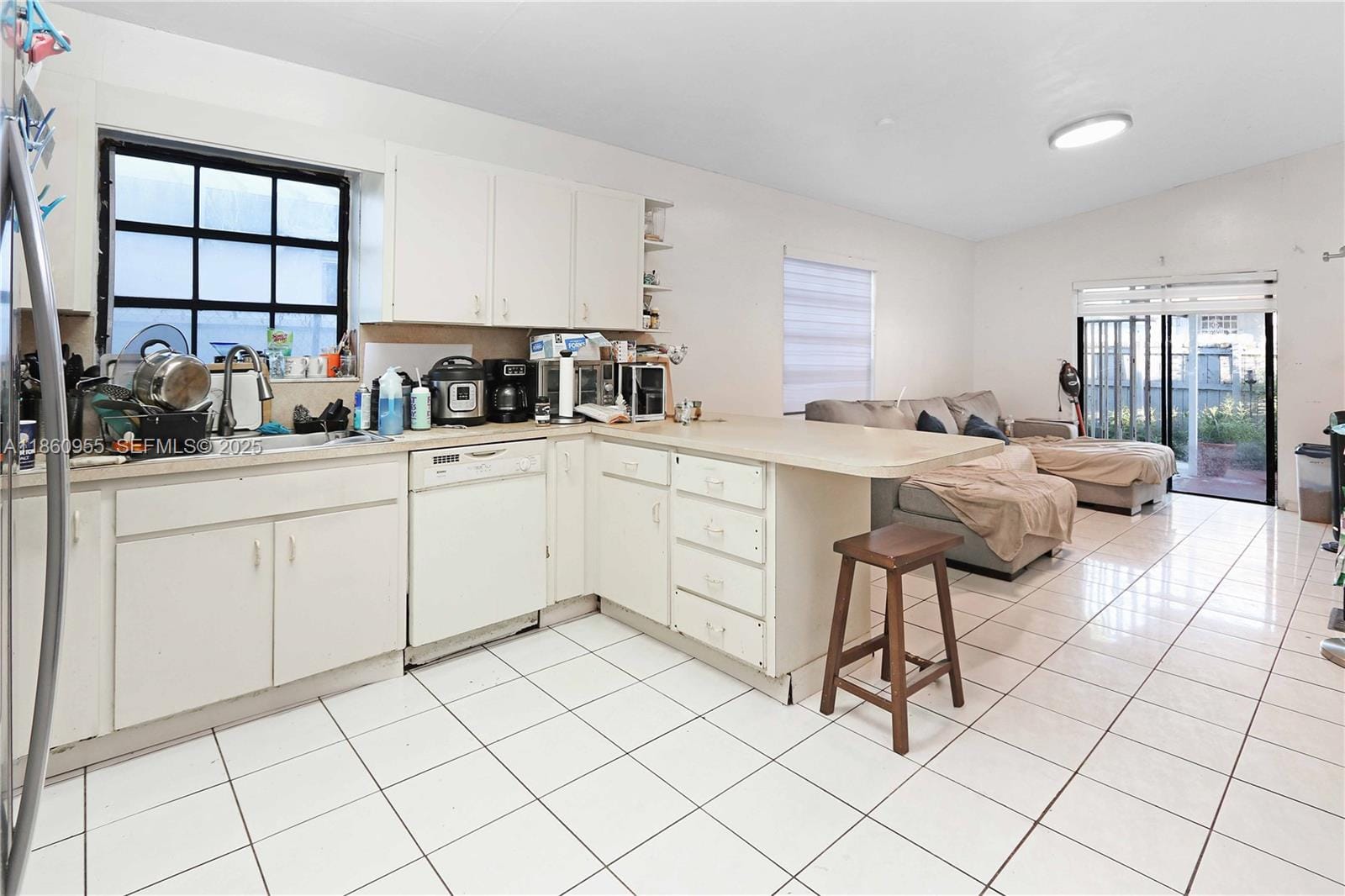 2534 W 72nd Street, Hialeah, FL 33016 photo 11