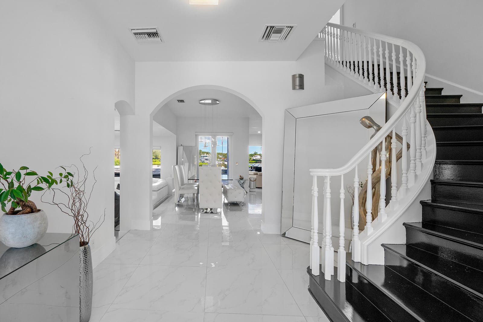 5447 Center Street — photo 10