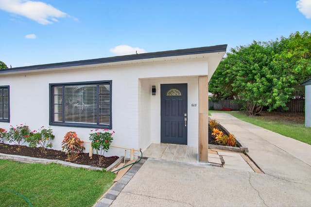 608 Fairfax Road, sold in Fairfax Park, West Palm Beach, FL
