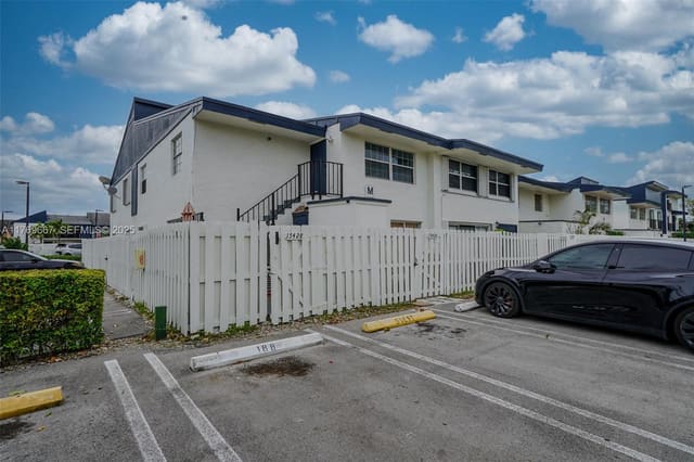 15428 SW 85th Terrace 189, sold in Olympian Gdn Condo, Miami, FL