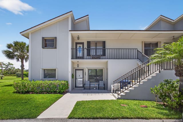 704 Clubhouse Circle, sold in Jupiter Dunes Condo, Jupiter, FL