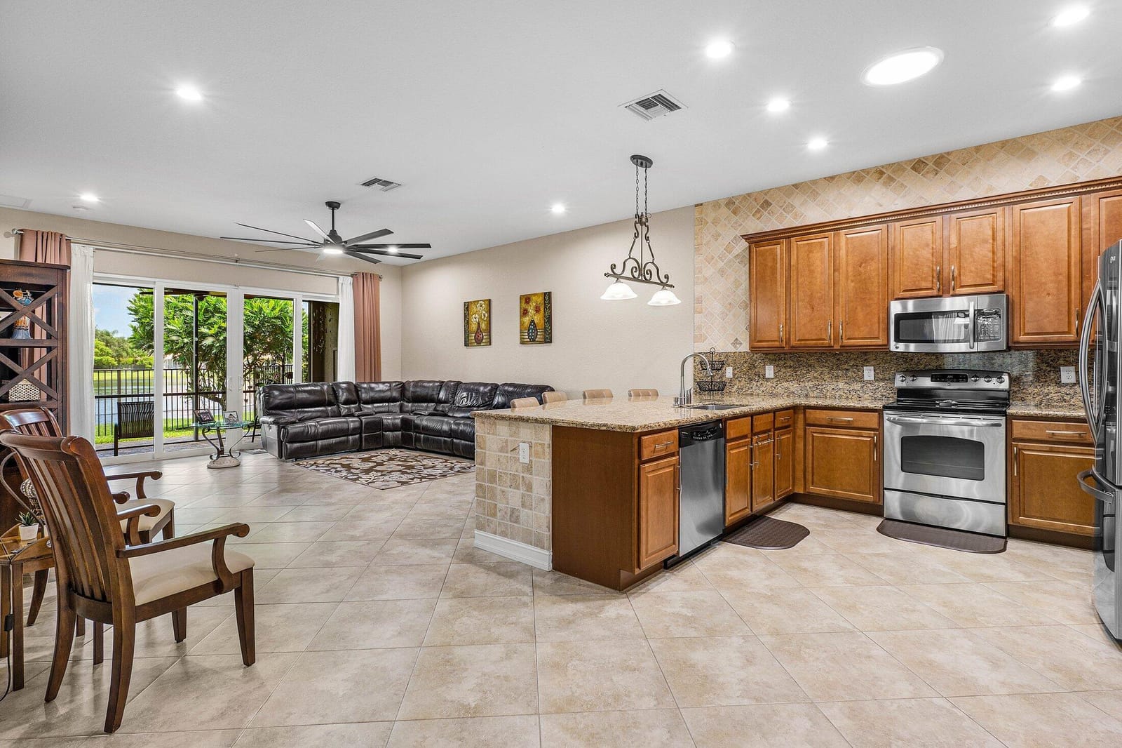 8388 Calabria Lakes Drive, Boynton Beach, FL 33473 photo 16