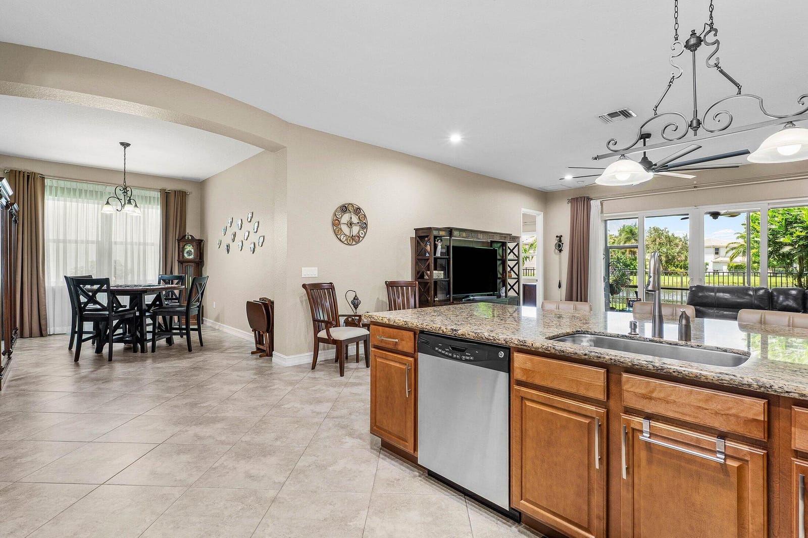 8388 Calabria Lakes Drive, Boynton Beach, FL 33473 photo 19