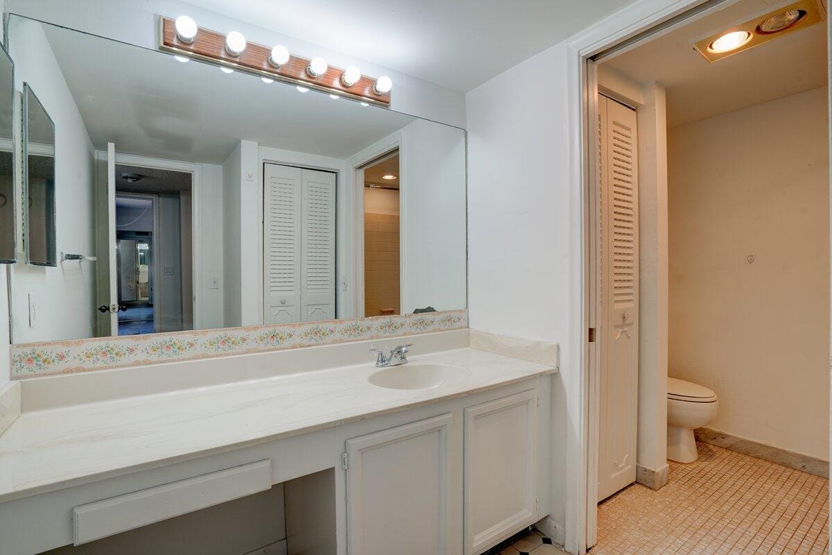2530 Albatross Road N 8-B — photo 11