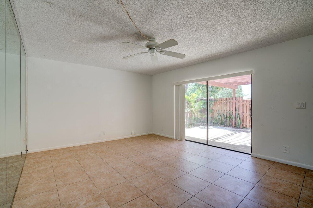 2530 Albatross Road N 8-B — photo 3