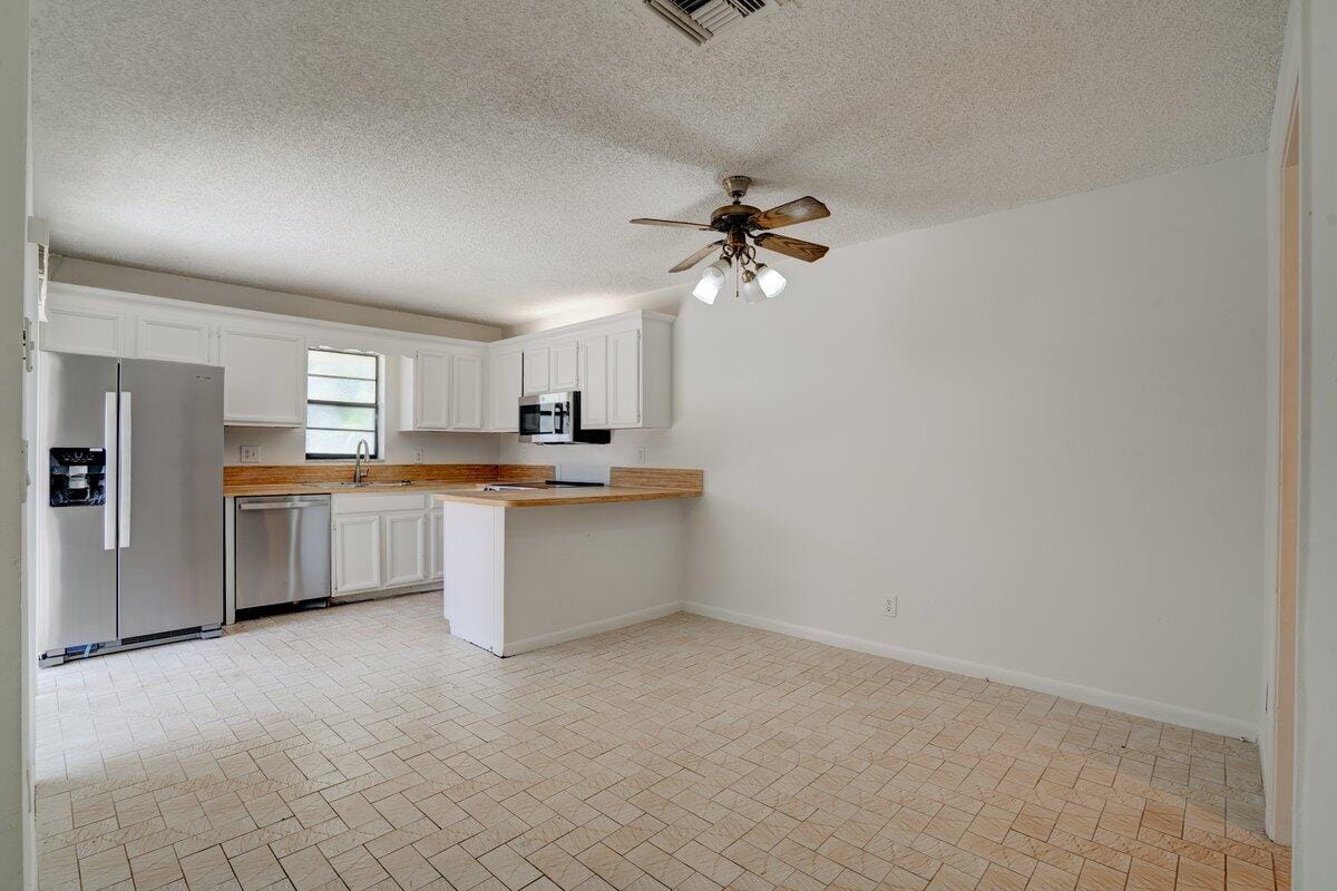 2530 Albatross Road N 8-B — photo 5