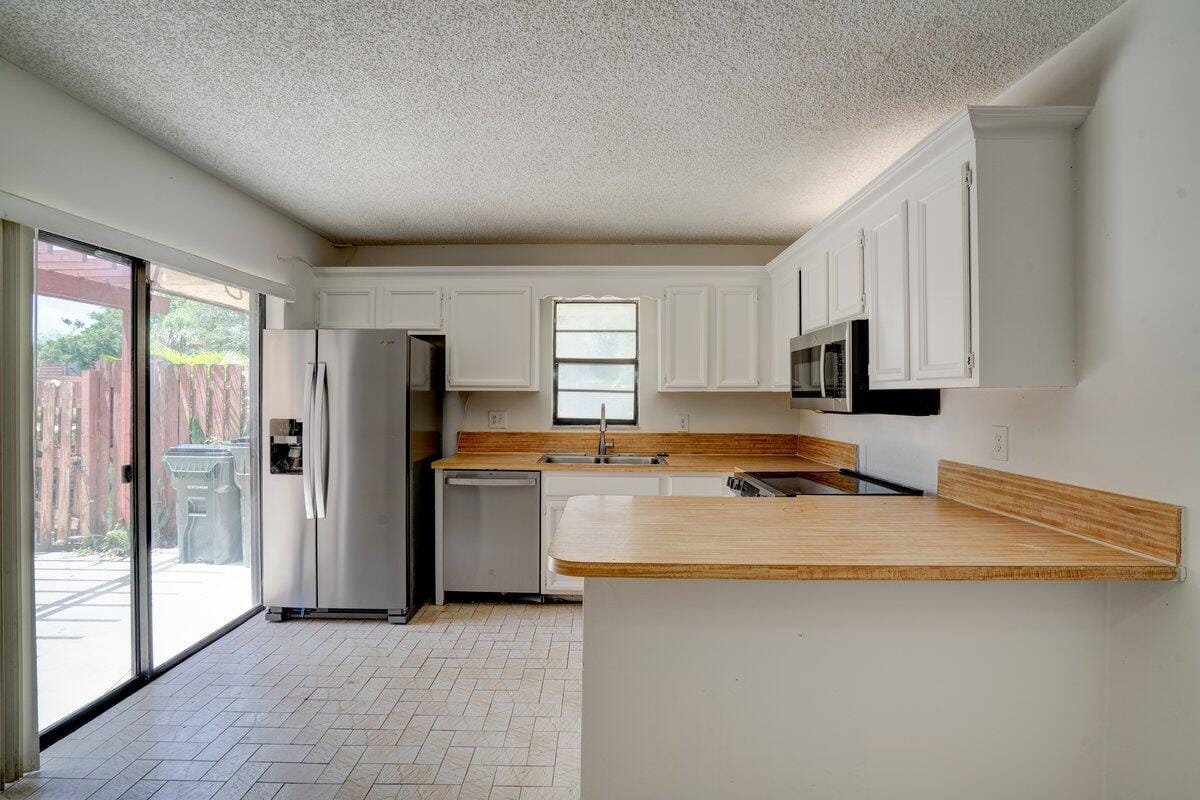 2530 Albatross Road N 8-B — photo 6