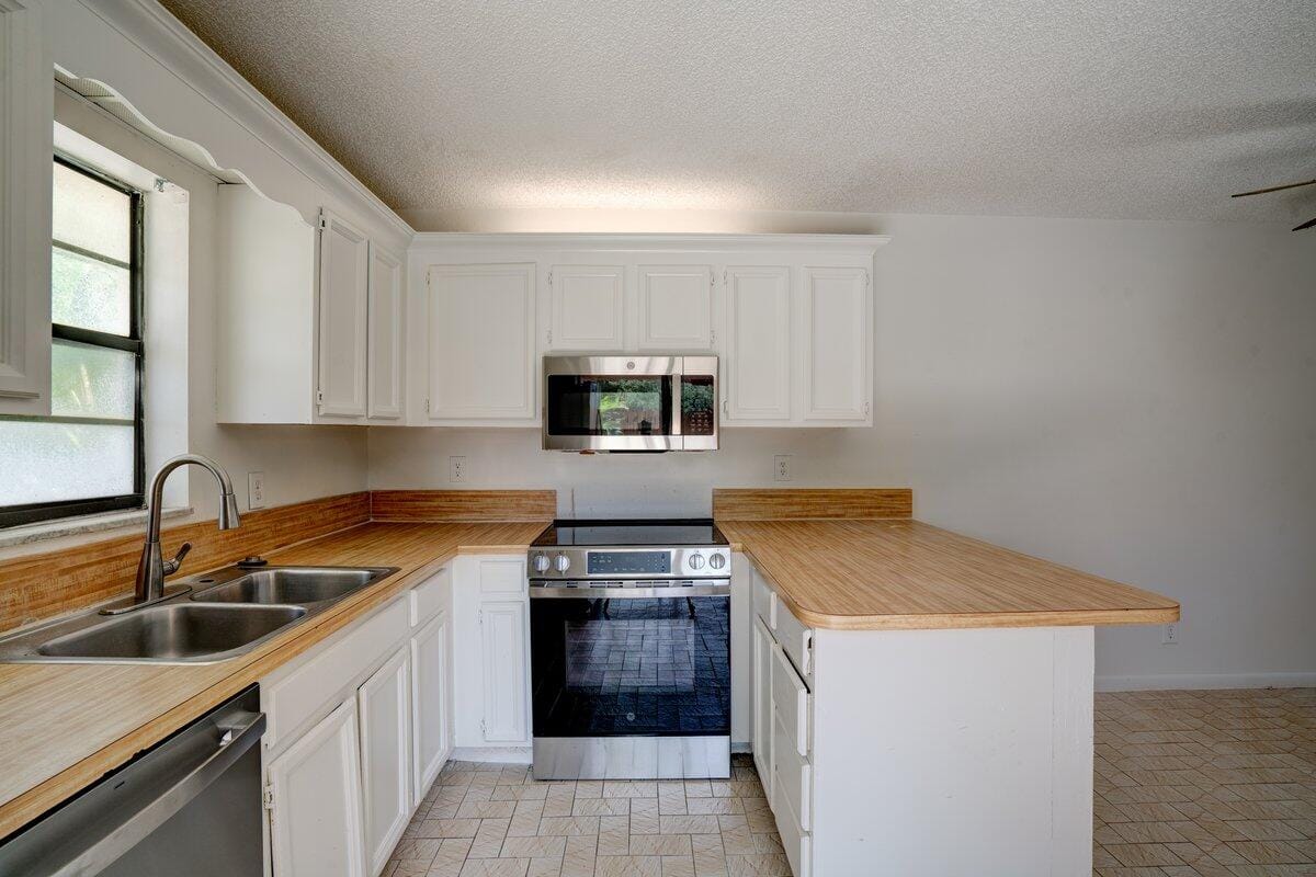 2530 Albatross Road N 8-B — photo 7