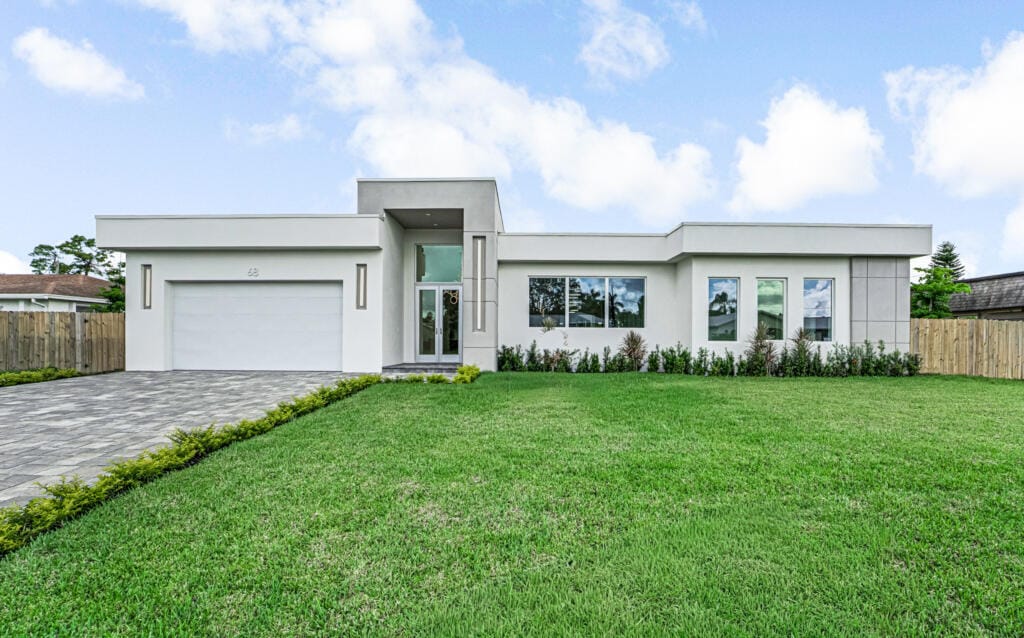 68 W Plumosa Lane, Lake Worth, FL 33467
