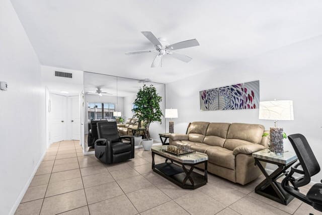 3240 Lake Osborne Drive 205, Lake Worth Beach, FL 33461