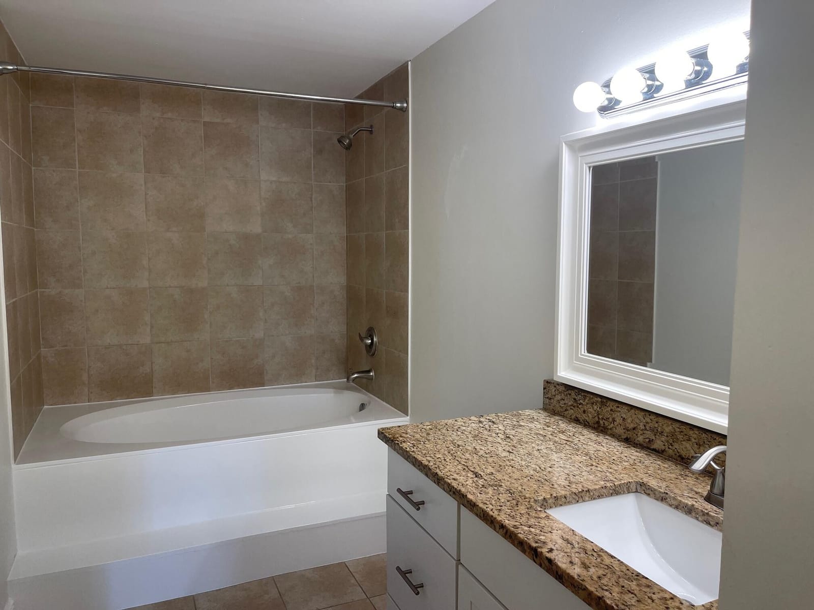 639 Executive Center Drive O-204 — photo 10