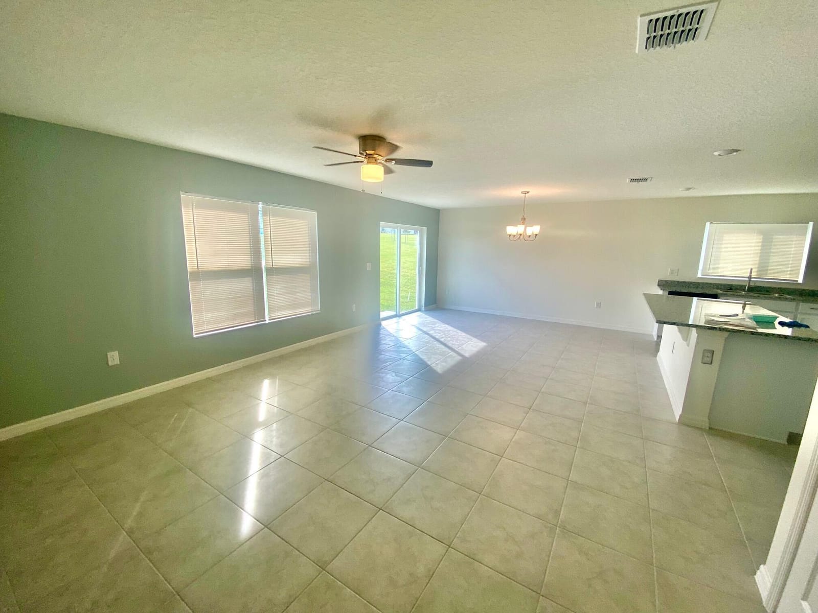 2460 Begonia Street — photo 7