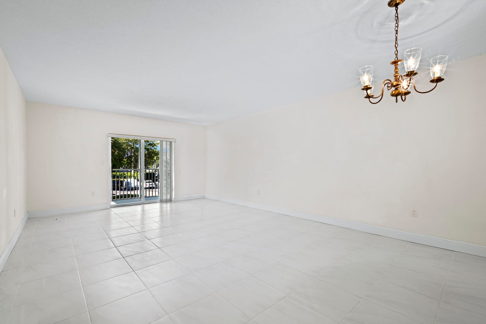 200 E Royal Palm Road 2110 — photo 4