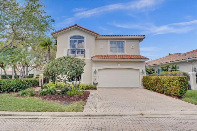 1468 Mariner Way, sold in Harbor Island, North Bay Village, FL