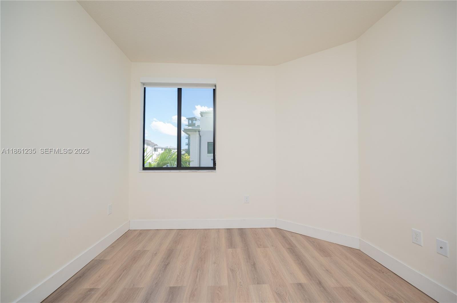4542 NW 83rd Passage, Doral, FL 33166 photo 16