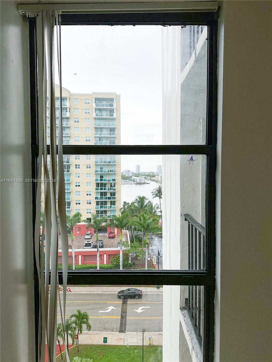 17021 N Bay Road 915 — photo 11