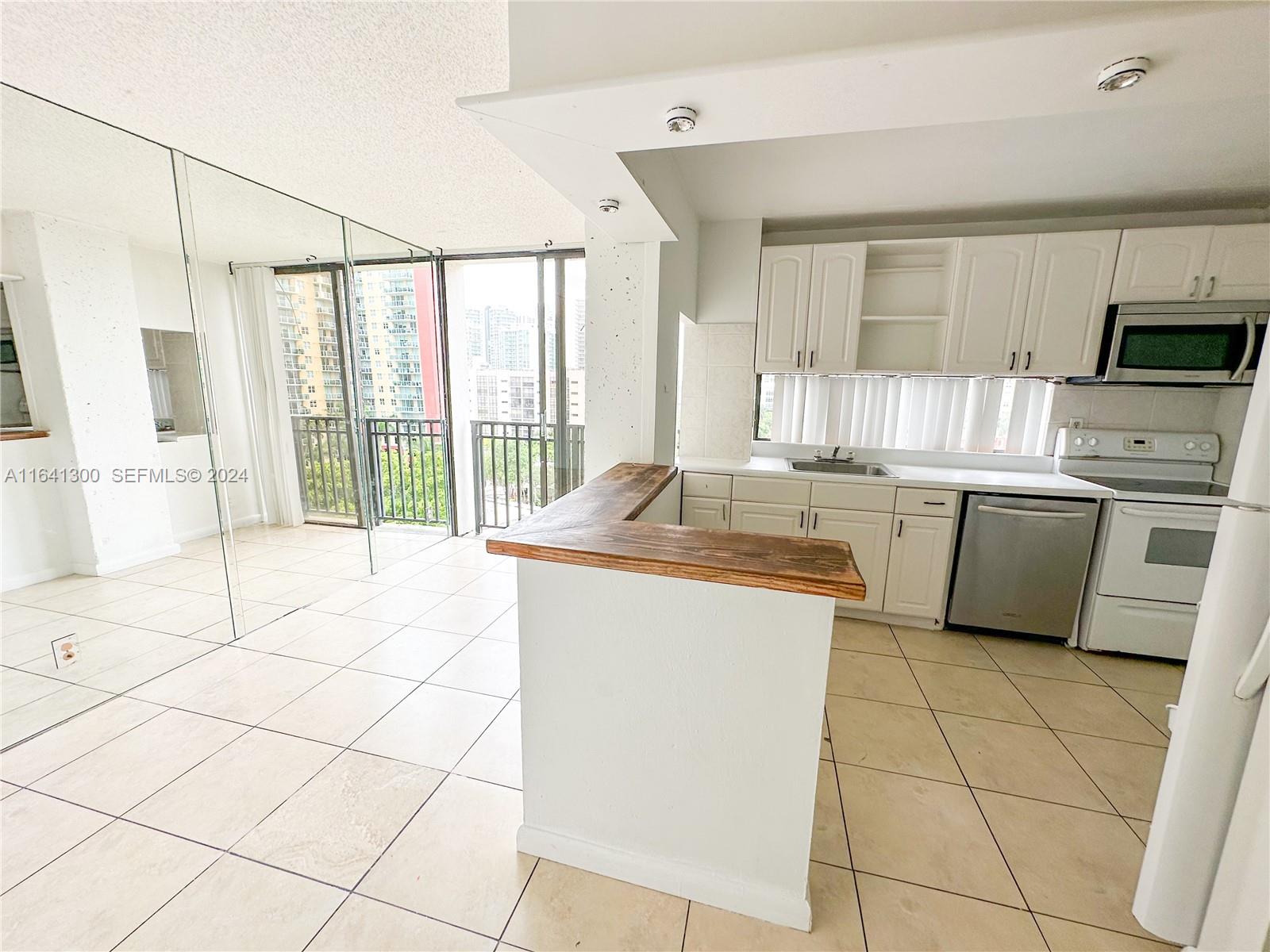 17021 N Bay Road 915, Sunny Isles Beach, FL 33160, Sunny Isles Beach
