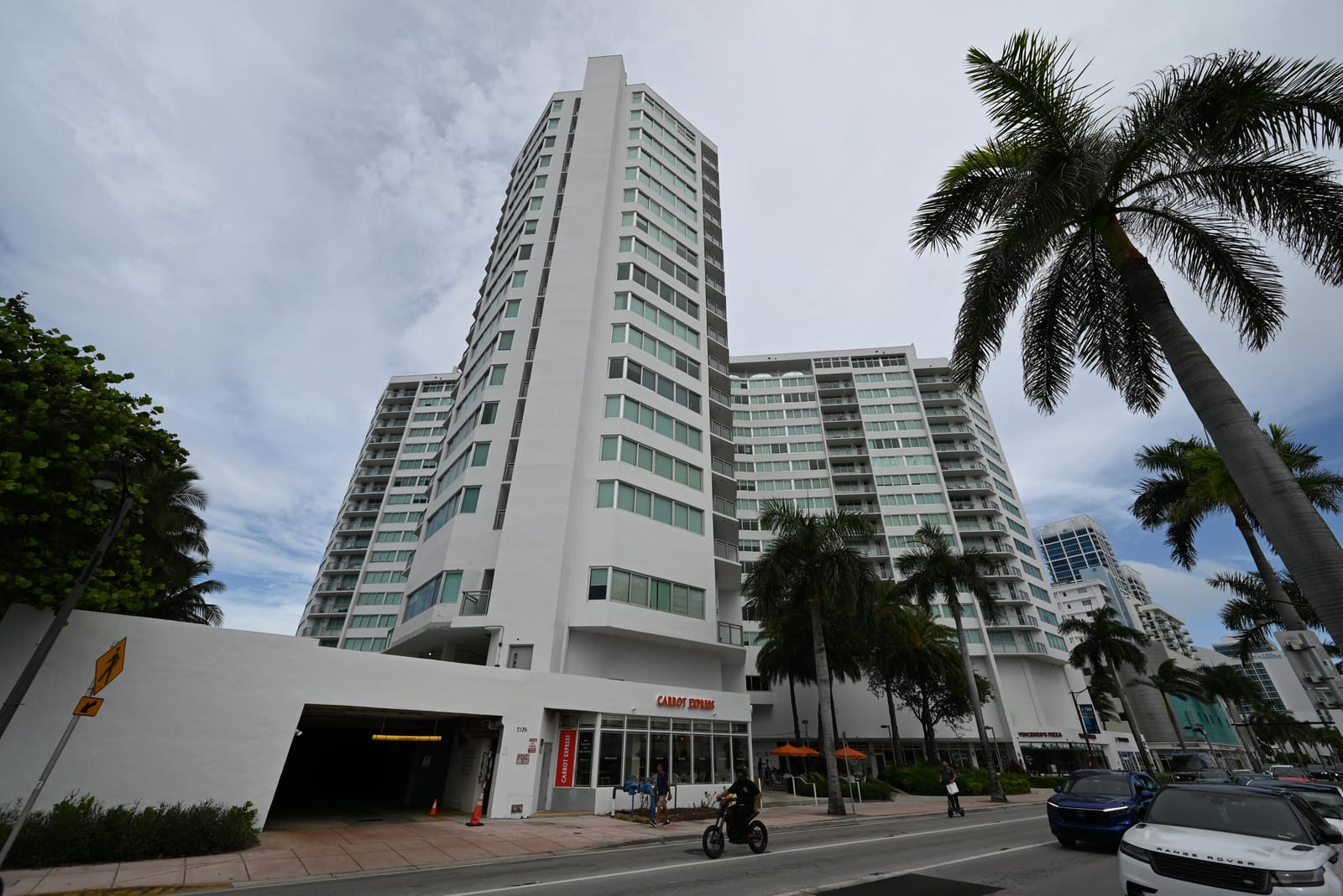 7135 Collins Avenue 1603, Miami Beach, FL 33141 photo 1