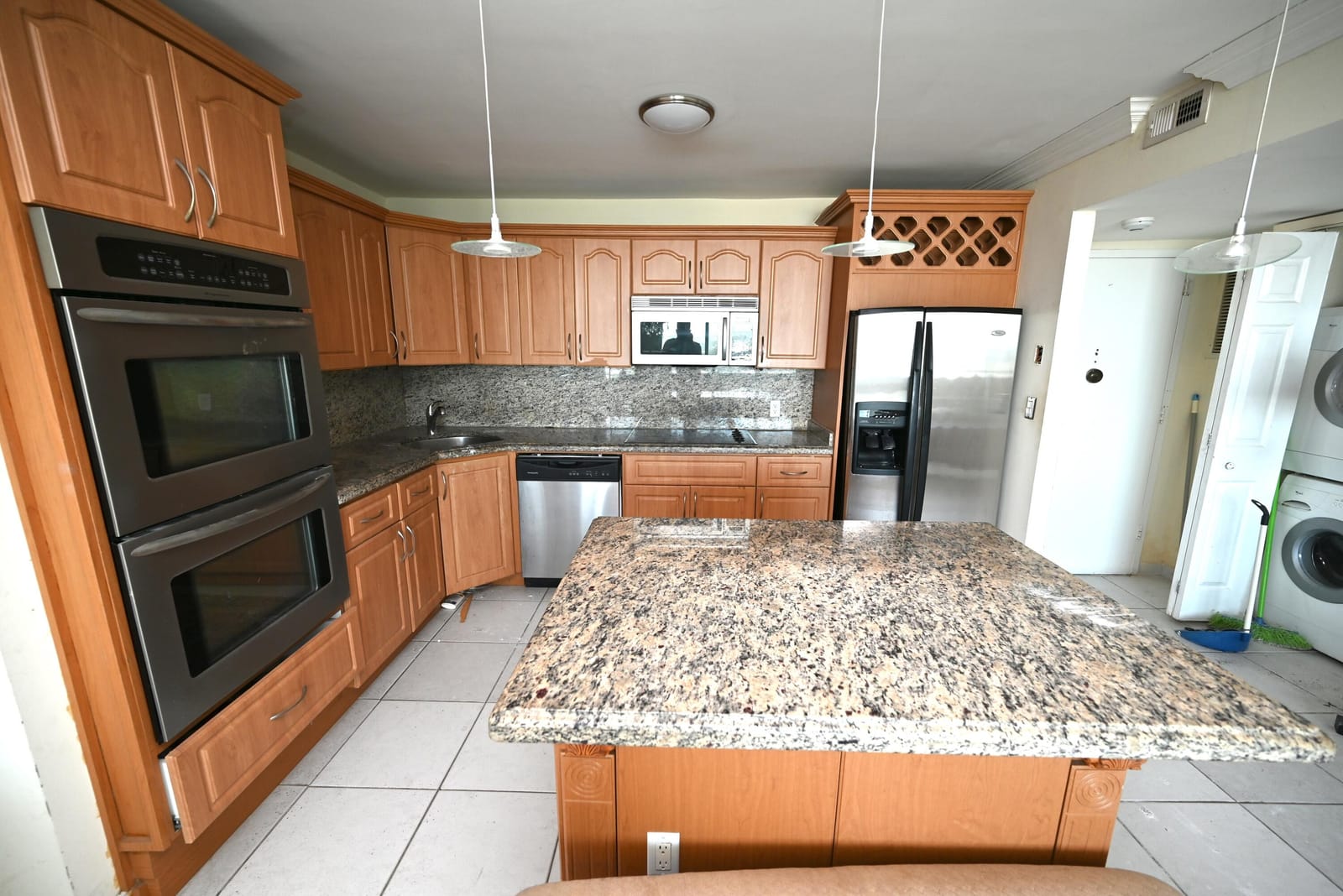 7135 Collins Avenue 1603, Miami Beach, FL 33141 photo 2