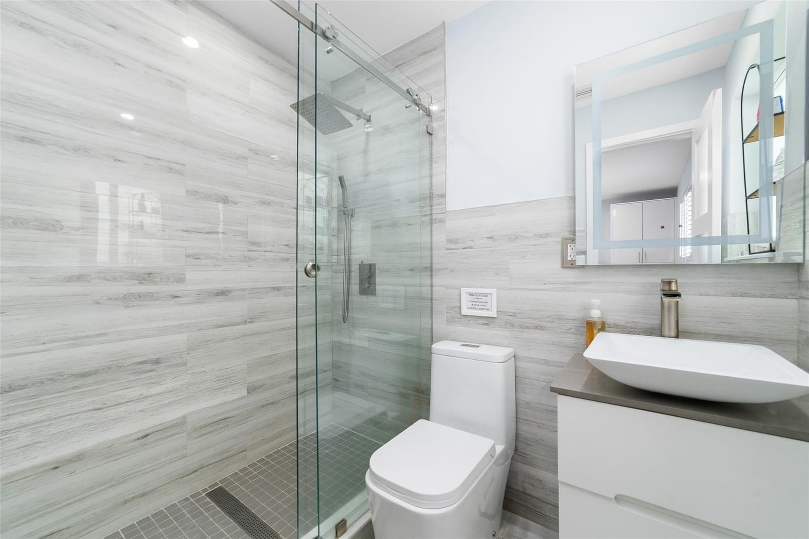 2910 Johnson Street — photo 11