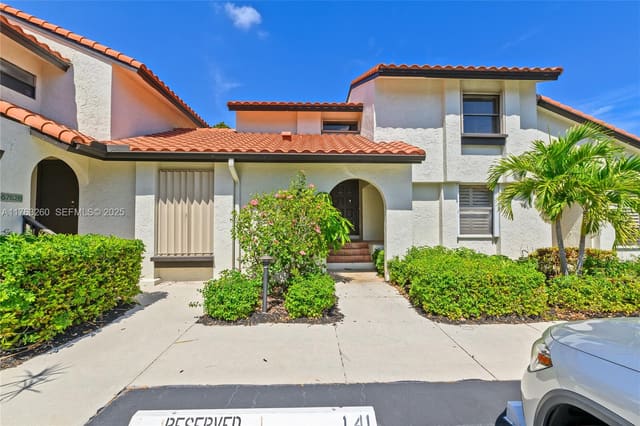 5762 Fox Hollow Drive C, sold in Town Place Condo I And Ii, Boca Raton, FL