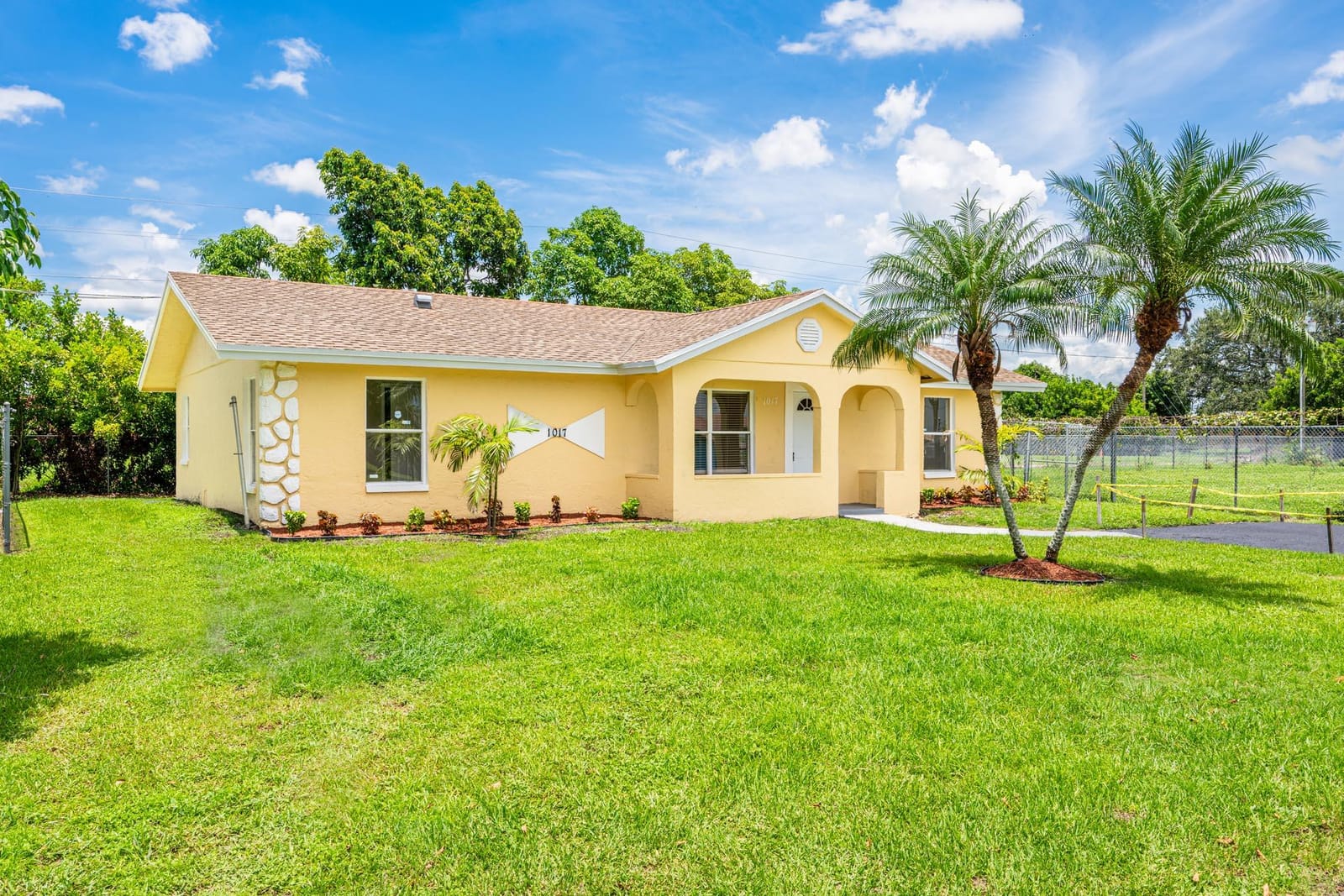1017 SW Avenue I, Belle Glade, FL 33430