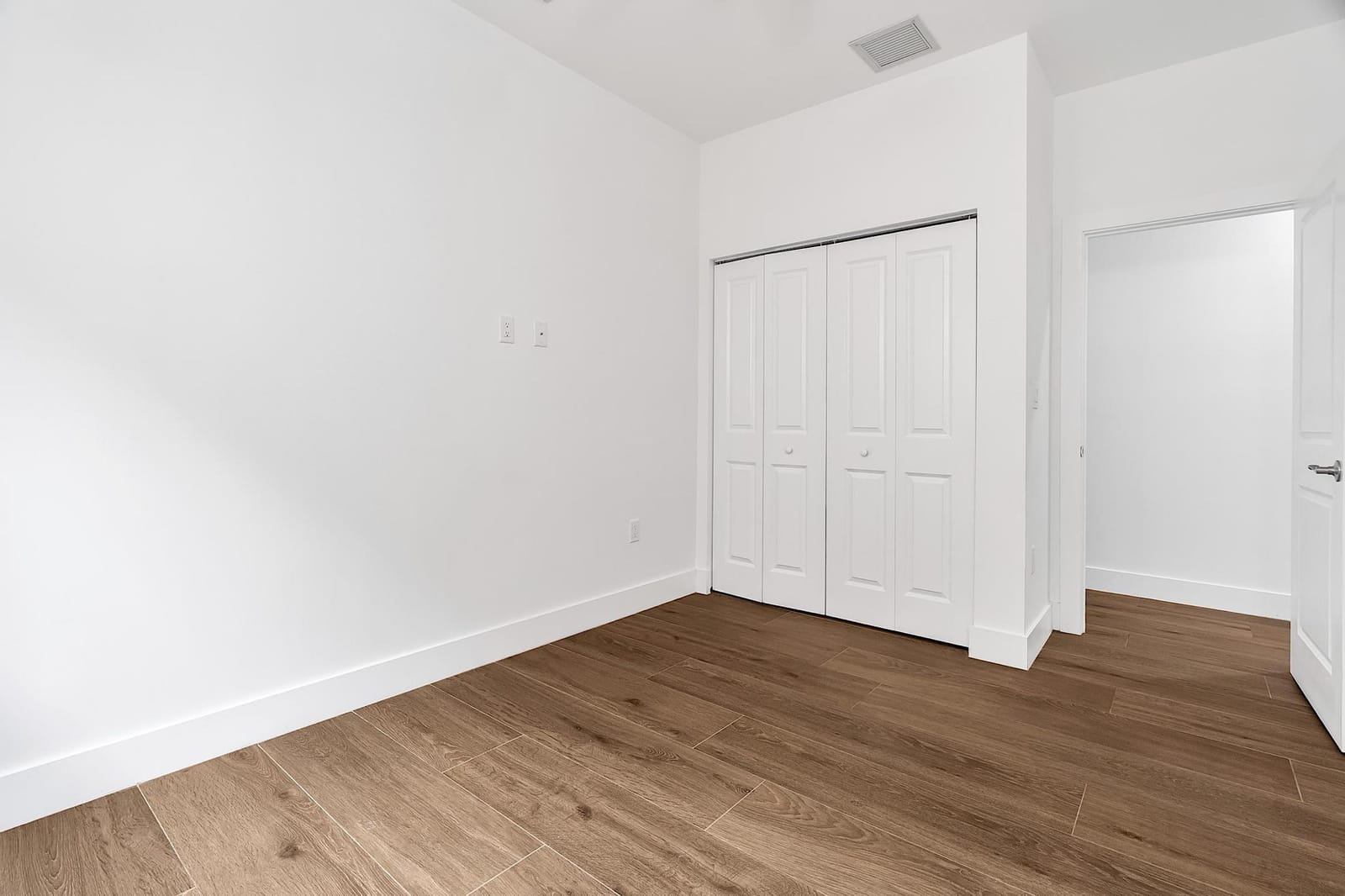 313 S E Street — photo 8