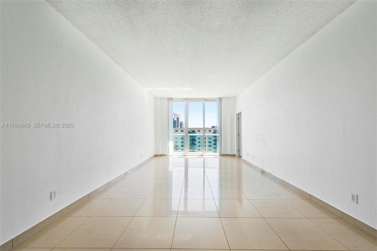 19380 Collins Avenue PH-6 — photo 11