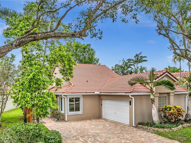321 NW 100th Avenue, sold in Central Park Lake, Plantation, FL