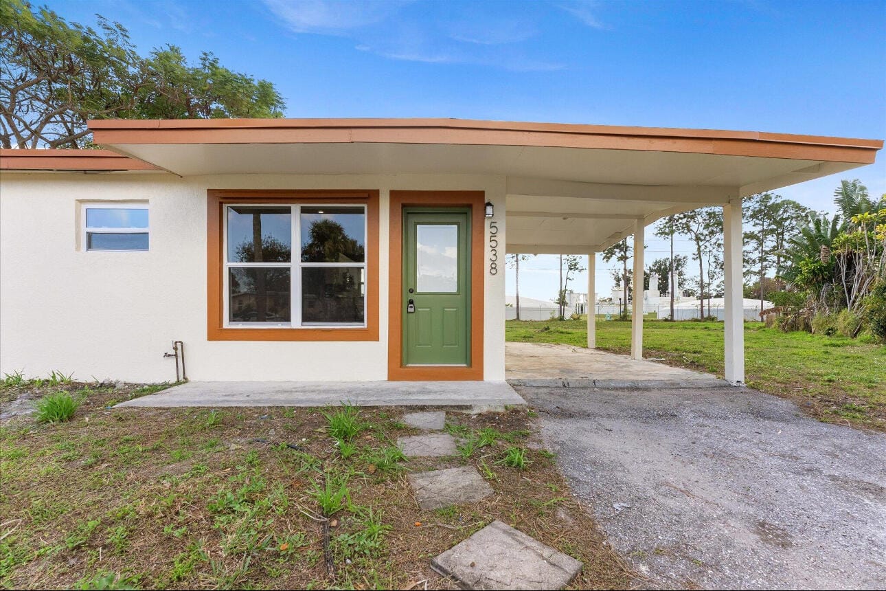 5538 Calico Circle, West Palm Beach, FL 33415