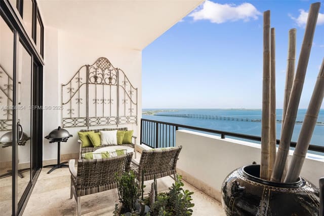 1581 Brickell Avenue T104, Miami, FL 33129
