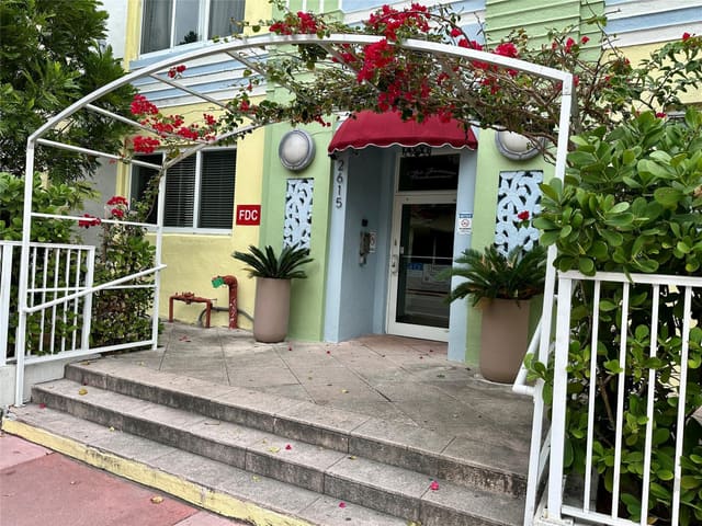 2615 Collins Avenue 26, Miami Beach, FL 33140