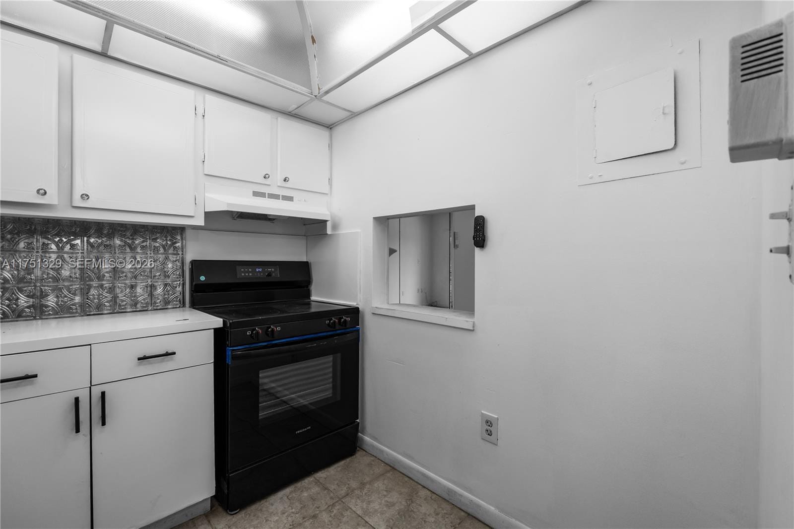 8450 Sunrise Lakes Boulevard 306 — photo 9