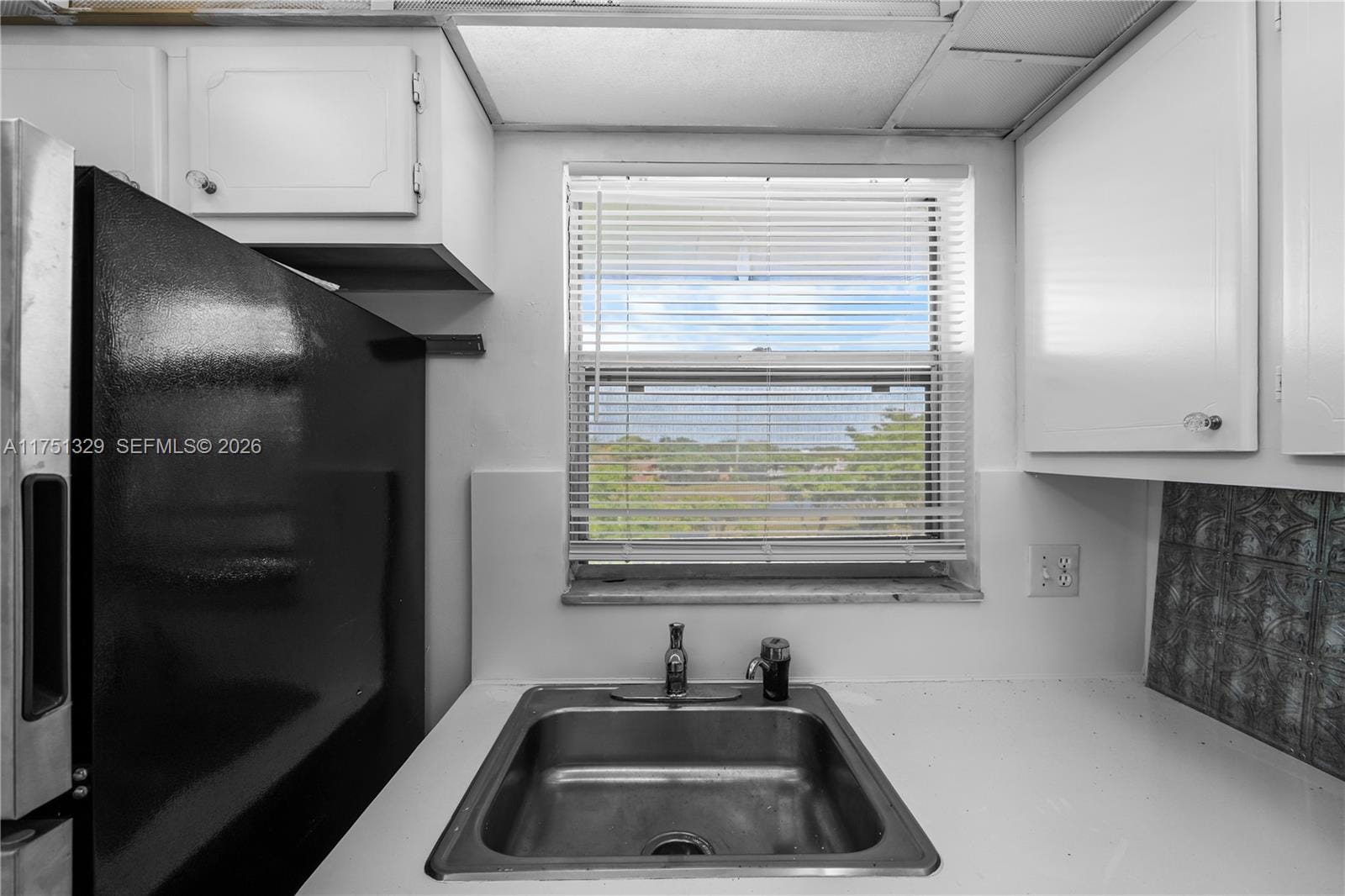 8450 Sunrise Lakes Boulevard 306 — photo 10
