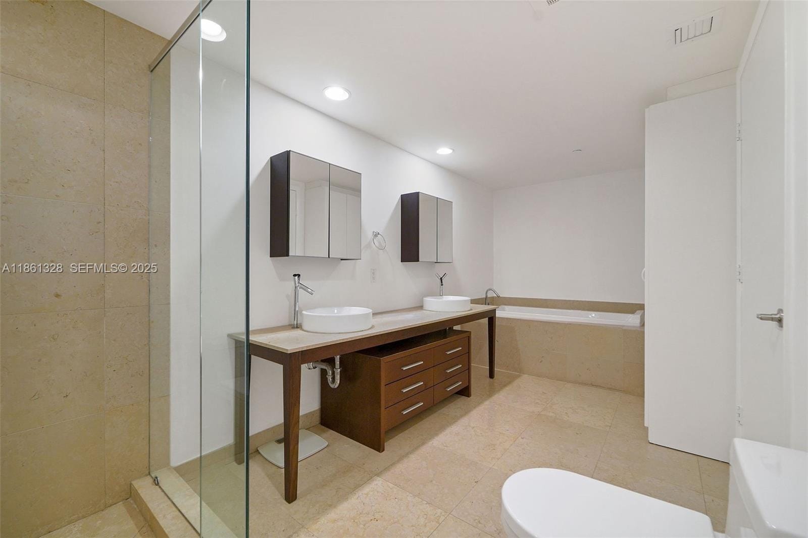 495 Brickell Avenue 402, Miami, FL 33131 photo 27