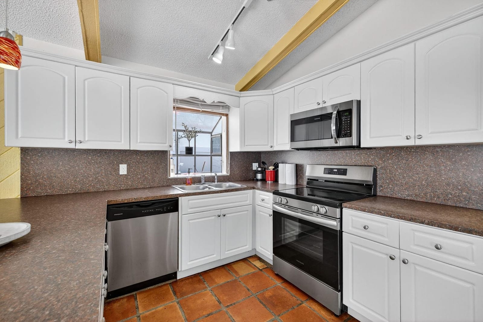 8611 NW 47th Street — photo 12