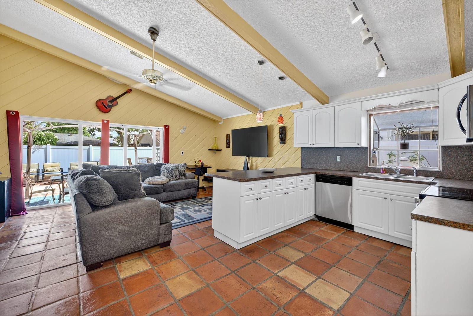 8611 NW 47th Street — photo 9
