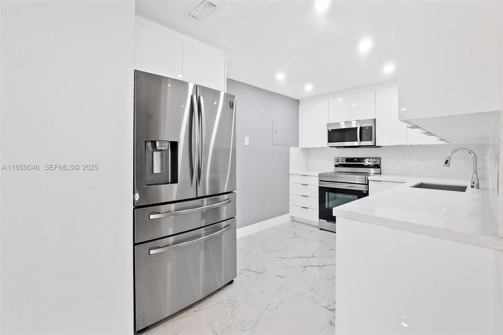 780 NE 69th Street 905, Miami, FL 33138 photo 11