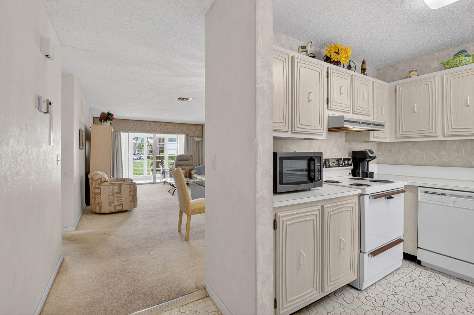 13761 Flora Place A, Delray Beach, FL 33484 photo 7