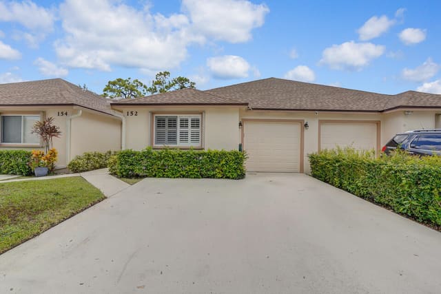 152 Sandy Lane, sold in Lantern Walk, Royal Palm Beach, FL