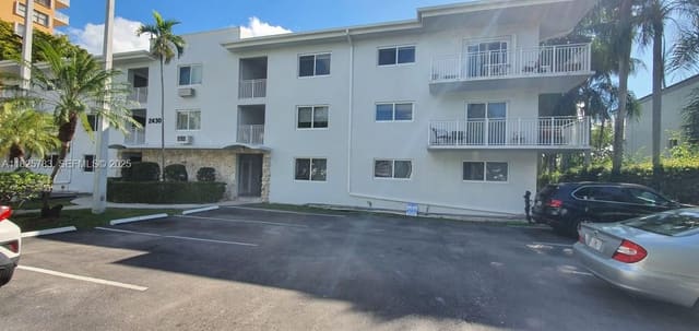 2430 NE 135th Street 304, North Miami, FL 33181